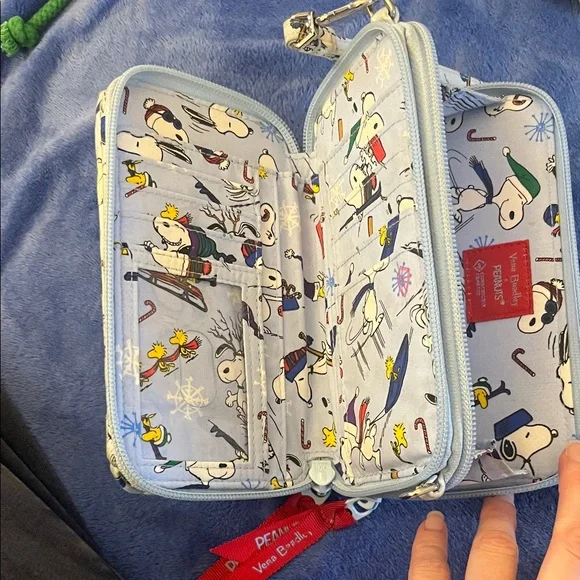 Vera Bradley Peanuts Snoopy Wristlet Wallet, Ski Design - Picture 3 of 6